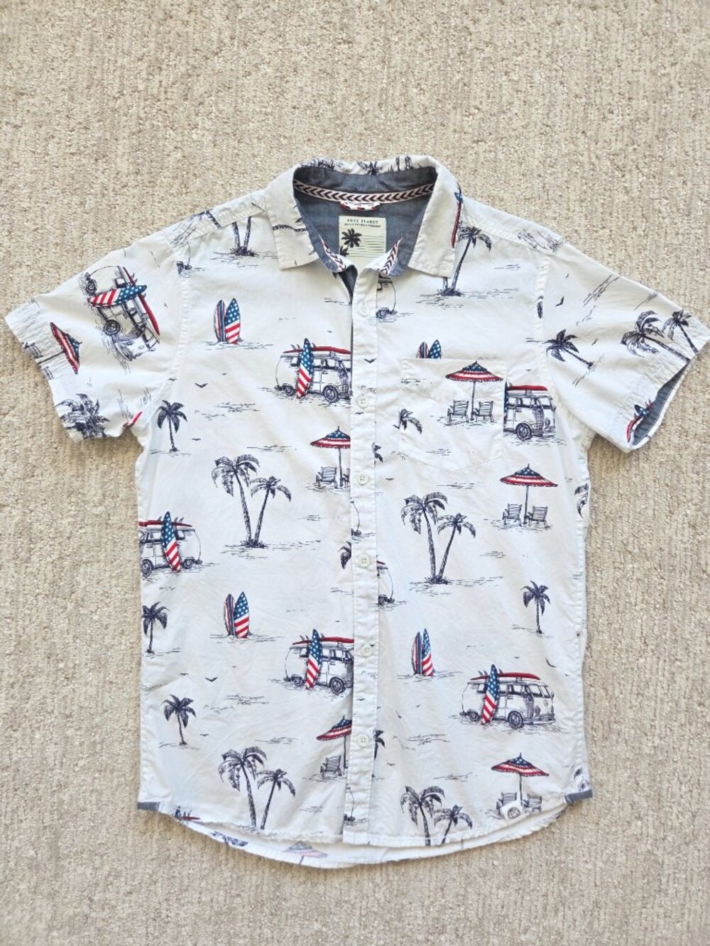 Free Planet Button Up Shirt Men's Small Surf Beach Patriotic USA Flag Red White